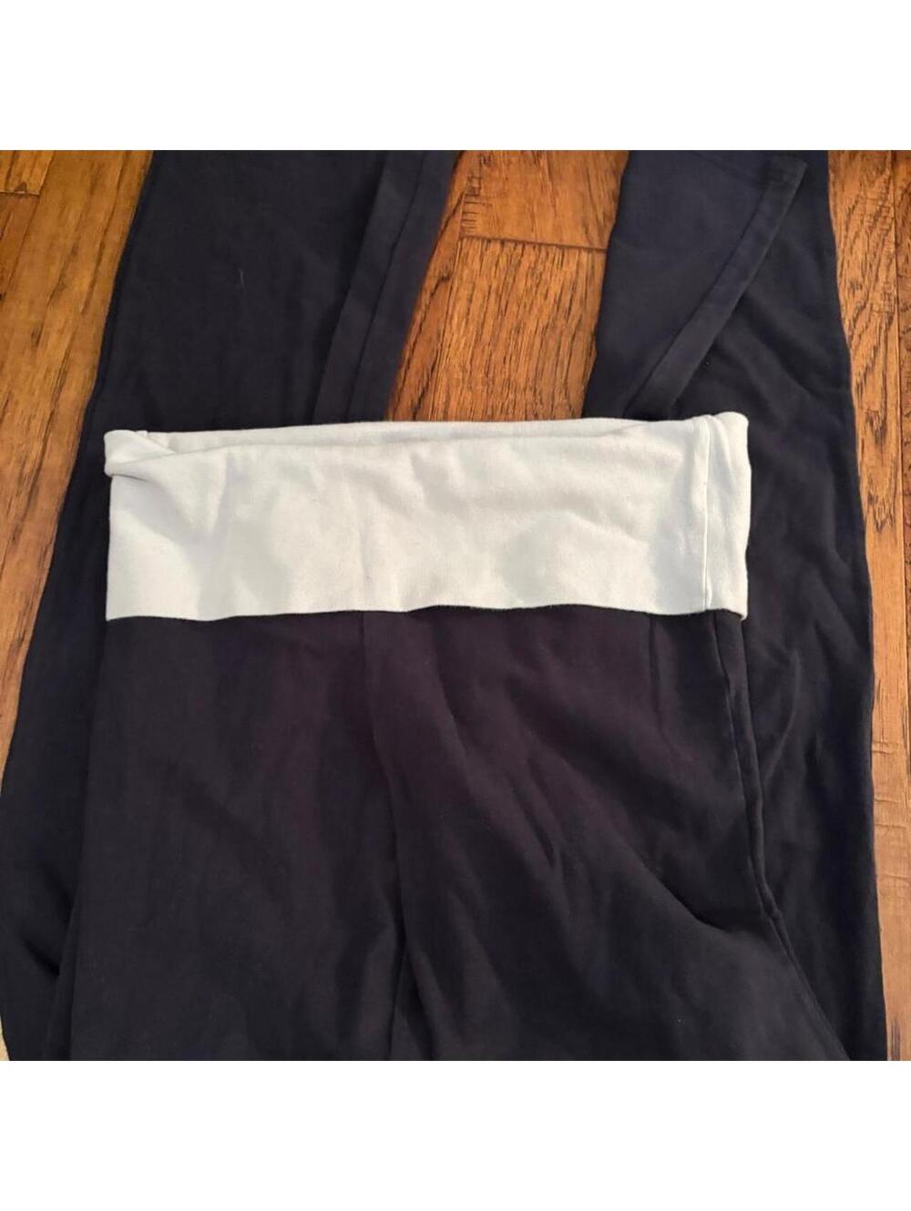 Brandy Melville Women's Navy and Blue Legging